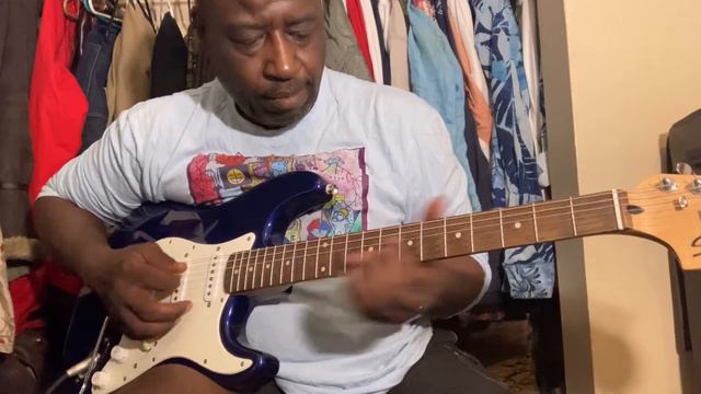 Funky 2005 BLUE SqUIER Affinity Strat смотреть онлайн