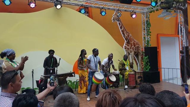 Дискотека в Африка плаза на EXPO 2017 смотреть онлайн