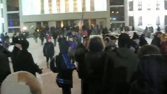 Митинг оппозиции в Минске 19.12.2010 после выборов (съёмка из толпы)