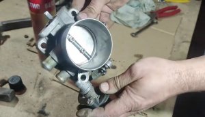 Чистка дроссельной заслонки 4216