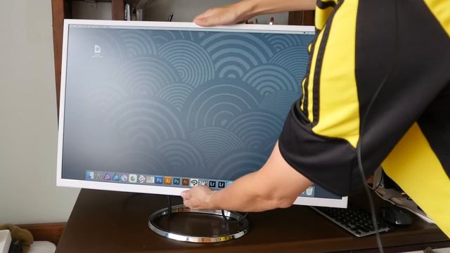 Review: HKC Q320 Pro Budget Monitor (32 inch 1440P) смотреть онлайн