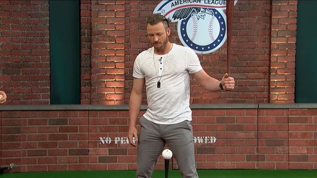 Donaldson Explains His Swing in Studio 42 смотреть онлайн