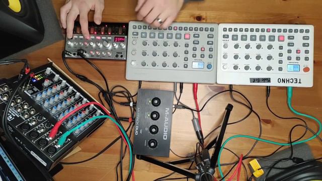 Korg Volca Bass, Elektron - Techno Jam (mode:808) (Part 1) смотреть онлайн