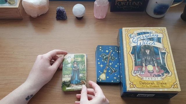 Unboxing of the Everyday Witch Tarot with a mini reading смотреть онлайн