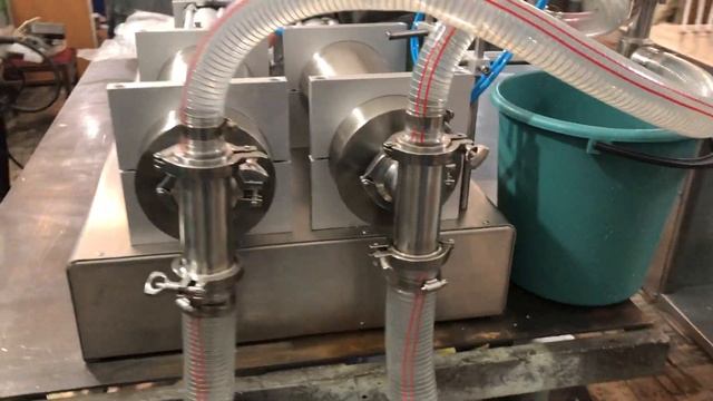 Полуавтоматический поршневой дозатор. Дозатор двухсопельный ПД-200. Дозатор 1000-5000 мл. смотреть онлайн