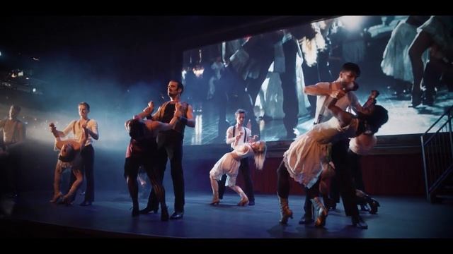 Иммерсивный "Мулен Руж" смотреть онлайн