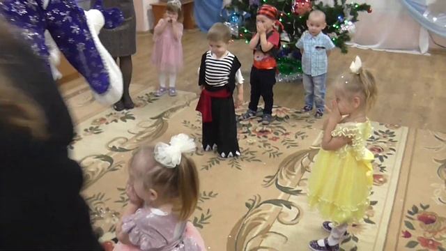 Новый год. Первая младшая группа(ясли) "Золотая рыбка" смотреть онлайн