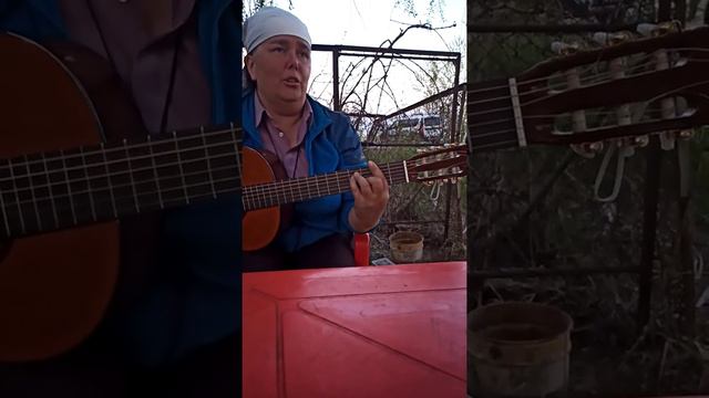 Капитан Катя Лаврина знает сотни морских и целые тома морских историй Катя написала книгу смотреть онлайн