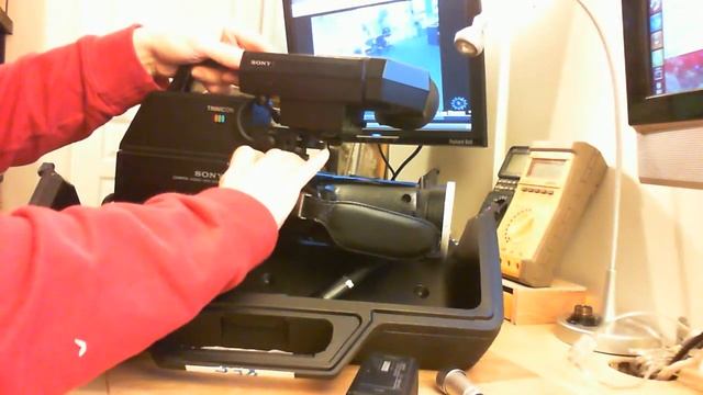 Vintage video cameras: Sony HVC-3000S, 4000S and Grundig Super color FAC 1900 FR смотреть онлайн
