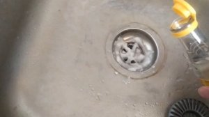 Как легко прочистить засор в раковине с помощью СОДЫ И УКСУСА (даже без вантуза)