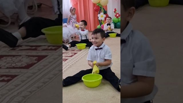 стирка еврейский танец садик Рафаэль 5лет смотреть онлайн