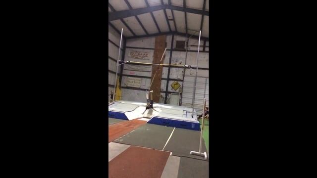 Pole Vault Progression Pt.1: 0’-14’6”, Freshman to Incoming senior смотреть онлайн