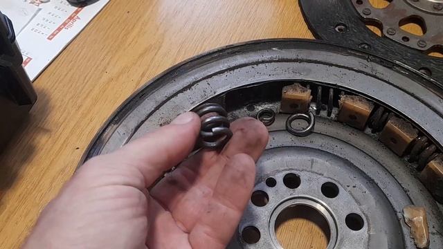 Mi tud tönkremenni a kéttömegű lendkerékben? Ford 1.8TDCI смотреть онлайн
