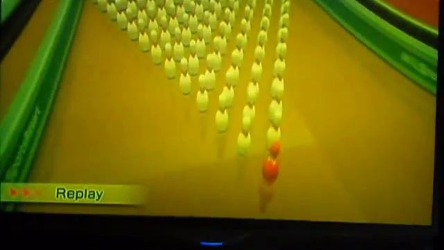 Me and Legodiver123 playing Wii Sports Resort 100-Pin Bowling смотреть онлайн