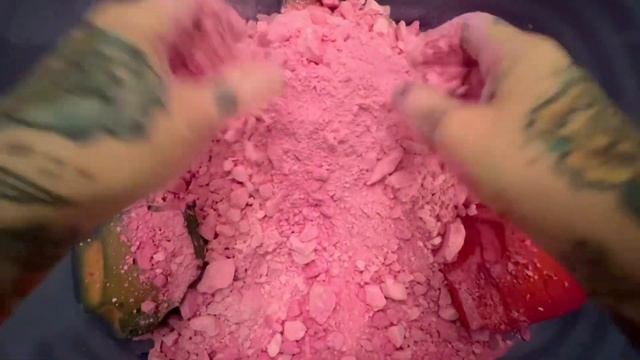 Vividly dyed gym chalk block crush( 2 pasted blocks too) смотреть онлайн