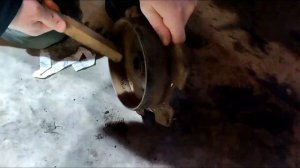 Замена задних колодок без съемника мотороллер Муравей