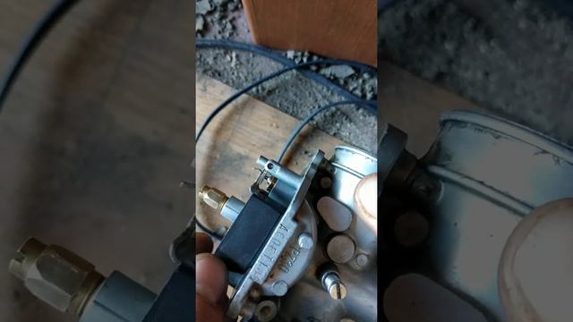 Настройка уровня поплавковой камеры карбюратора PZ30 смотреть онлайн