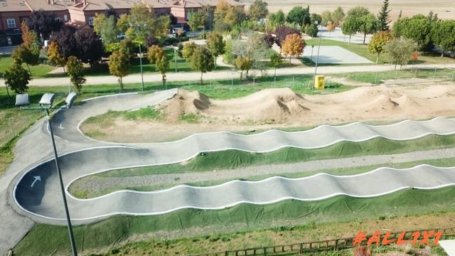 3 Pump Track vs KINGSONG 16x, RockWheel GT 16 & Kingsong 16s. CUT OFF, JUMPS & FUN смотреть онлайн