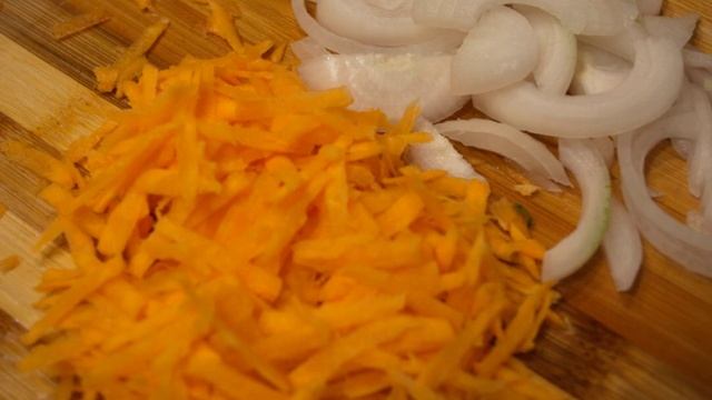 Салат Обжорка с печенью смотреть онлайн