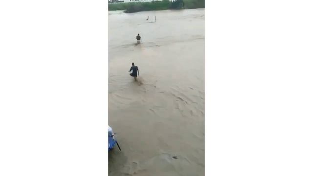 Dhar Dam Leakage • Kaaram river Dam crack • Bharudpura dam leak смотреть онлайн