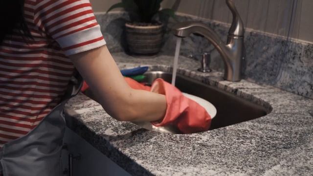 РАСХЛАМЛЕНИЕ ДОМА | 11 простых способов превратить уборку дома в праздник смотреть онлайн