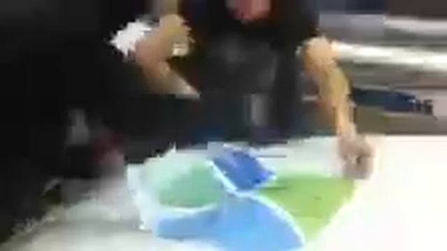 наклейка на капот смотреть онлайн