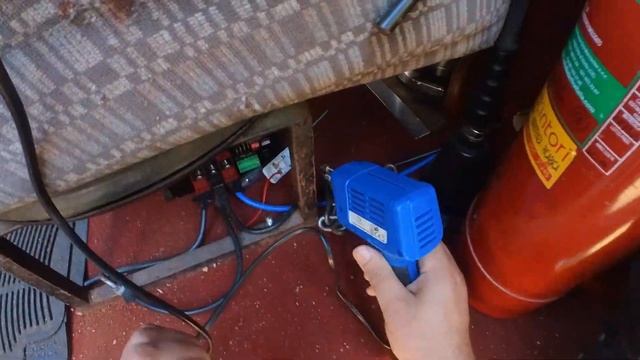 Interruttore al D+ sul Dc Dc смотреть онлайн