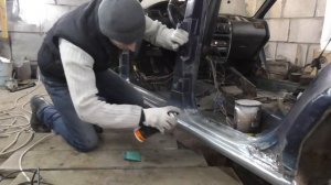 Обработка порогов. Антигравий. Покраска.