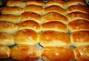 Дрожжевые пирожки с печёнкой в духовке