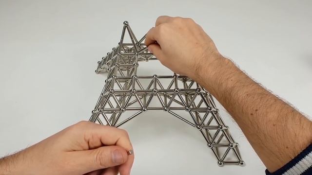 The Eiffel Tower made of Magnets | Magnetic Games смотреть онлайн