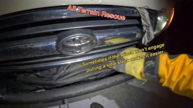 Wednesday Winch Out - working dude in Dodge Ram #offroadrecovery #toyota #recovery #truck смотреть онлайн