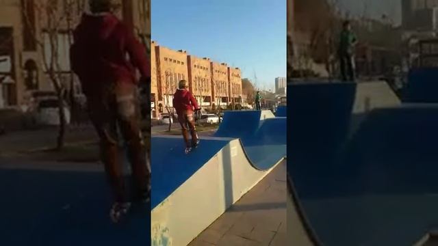 Трюки на самокате от меня и от Никиты смотреть онлайн