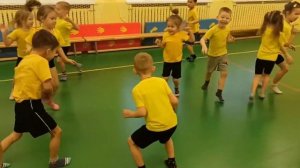 Подвижная игра «Лиса в курятнике»