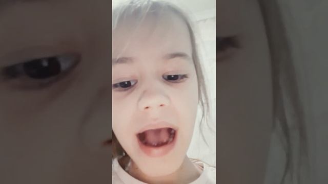 я включила колонку и вто время Маруся смотреть онлайн