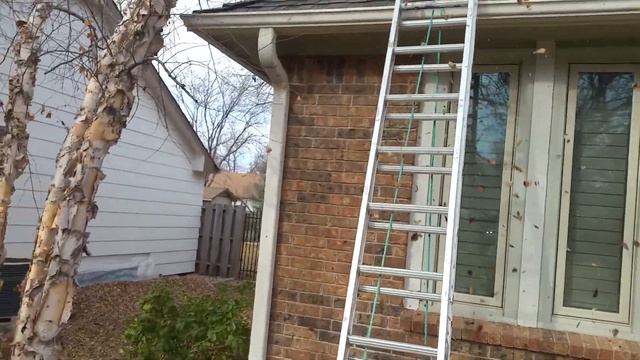 How To Remove Leaves From Gutters смотреть онлайн