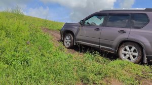 Nissan X-Trail Т31 на АТ-резине | заезжаю в грязную горку