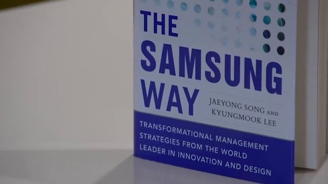 APPLE vs SAMSUNG l Кто круче? смотреть онлайн