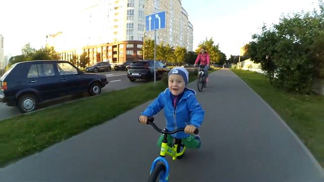 Вечерняя велопрогулка втроем! смотреть онлайн