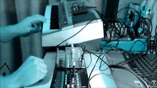 Korg Volca Beats, Bass, Monotron Delay, Casiotone смотреть онлайн