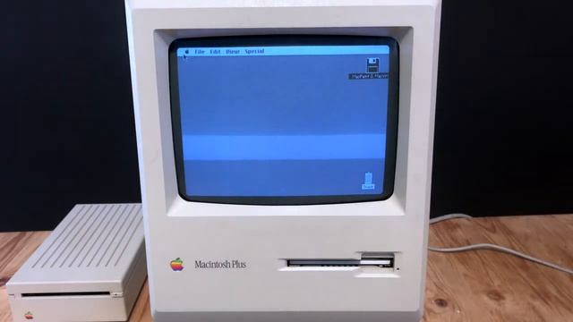 Обзор компьютера Macintosh Plus 1986/Review Macintosh Plus 1986 смотреть онлайн