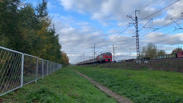 Электровоз ЭП2К-240 с пассажирским поездом смотреть онлайн