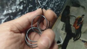 Лайфхак,стопорное  кольцо из пружины патрона перфоратора!