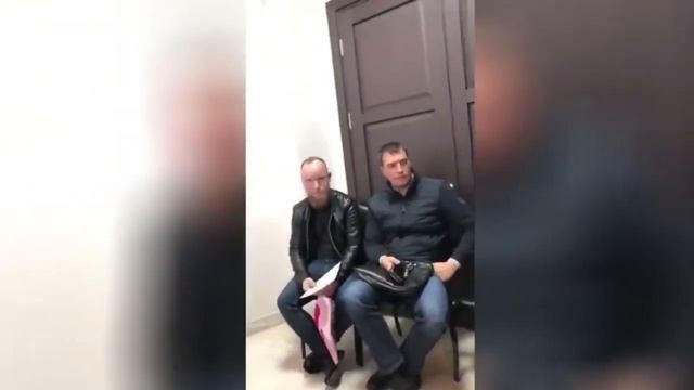 Пытаются выдать повестку смотреть онлайн