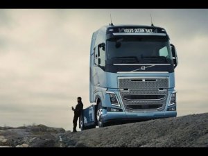 VOLVO FH  4  замена фильтра осушителя и приводных ремней