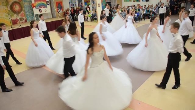 2017.02.11. Farsang - Bécsi keringő 8.c (déli oldal) смотреть онлайн