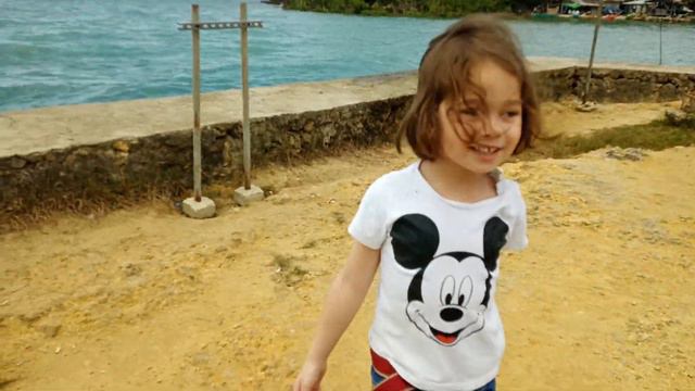 Stefan child is enjoying the beautiful nature near the sea. смотреть онлайн