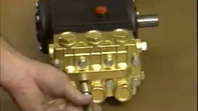 Servicing Your General Pump (Interpump Group S.p.A. On-line User Guide) смотреть онлайн