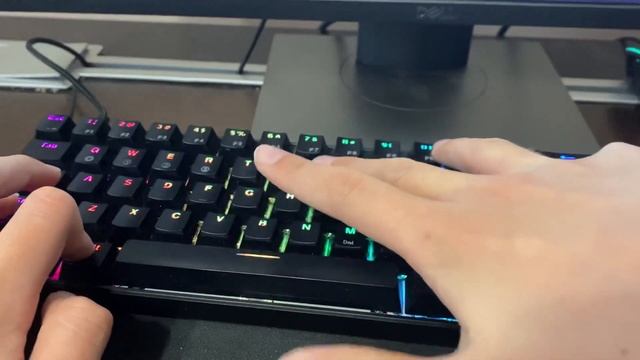 How to take a screenshot on a 60% keyboard #shorts смотреть онлайн