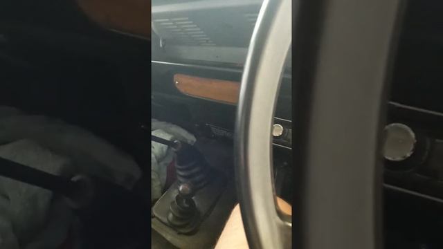 Defender, first start in 2 years. Legendary Nissan LD28 ;p смотреть онлайн