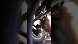 как открутить гайку на шкиве коленвала на ваз 2105 инжектор